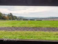 AK021025-3 - Alan King Stable Visit